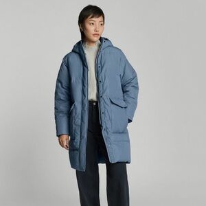 Everlane ReNew Long Puffer in blue size L